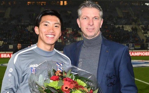 Clip: Đoàn Văn Hậu được Heerenveen vinh danh sau chiến tích SEA Games