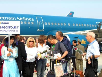Vietnam Airlines lạnh lùng tăng giá vé?
