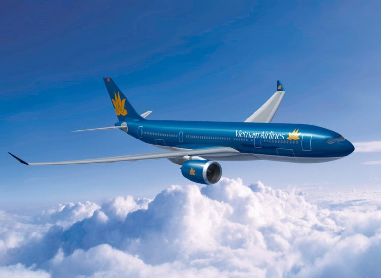 Vietnam Airlines tổ chức lễ cưới 'trên mây' cho khách