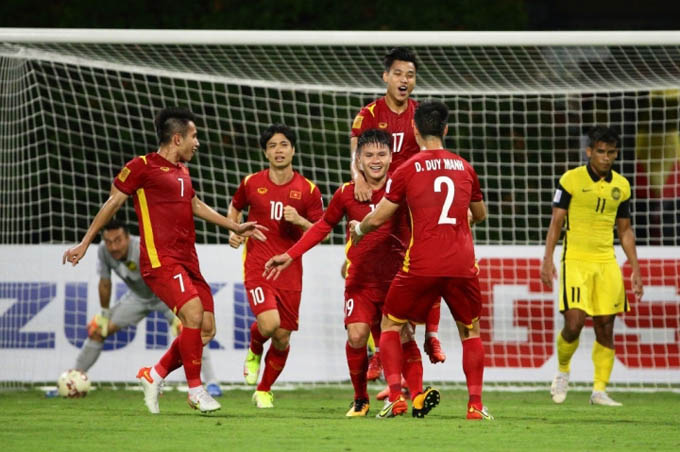 Tuyển Việt Nam là cửa trên, sao phải nói chuyện 'sợ Thái Lan'