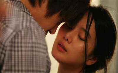 Hờ hững chồng đẹp trai như diễn viên, vợ ngoại tình với anh xe ôm đầu ngõ