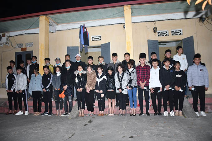Tạm giữ 34 thanh niên vượt chốt kiểm soát dịch từ Hải Dương vào Hải Phòng