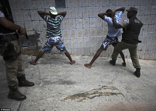 Những góc tối ở nước chủ nhà World Cup 2014