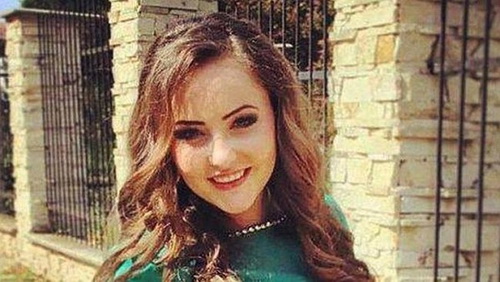 Nga: 2 nữ sinh cháy đen vì trèo lên nóc tàu hỏa chụp ảnh 