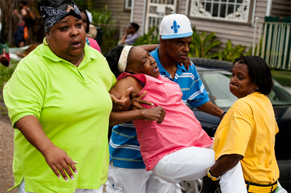 Xả súng trong lễ diễu hành Ngày của Mẹ