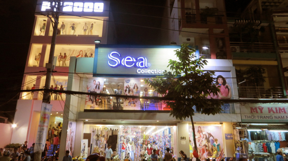 Trong “thế giới ngầm” hàng xách tay