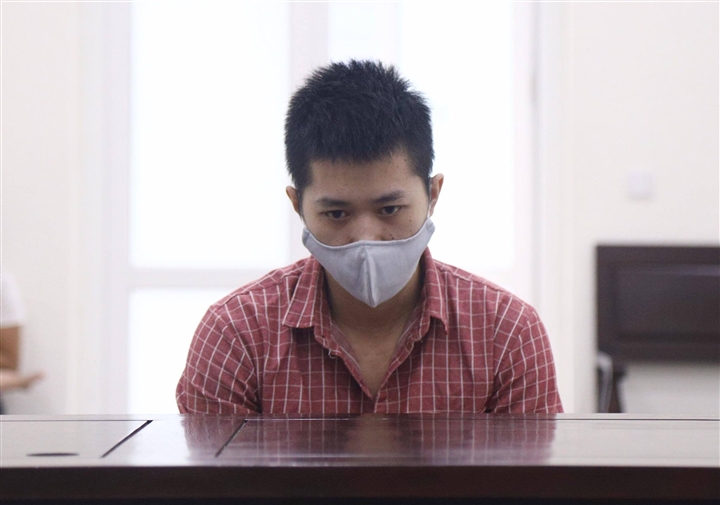 Đôi nhân tình lĩnh 22 năm tù vì hành hạ, xâm hại bé gái 12 tuổi