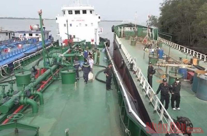 Diễn biến ''nóng'' liên quan đường dây buôn lậu xăng giả ''khủng'', đã có 33 người bị khởi tố