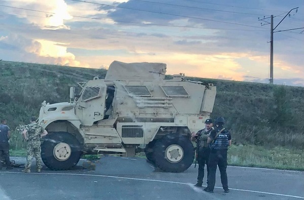 Xe bọc thép ''siêu khủng'' của Mỹ xuất hiện ở Ukraine