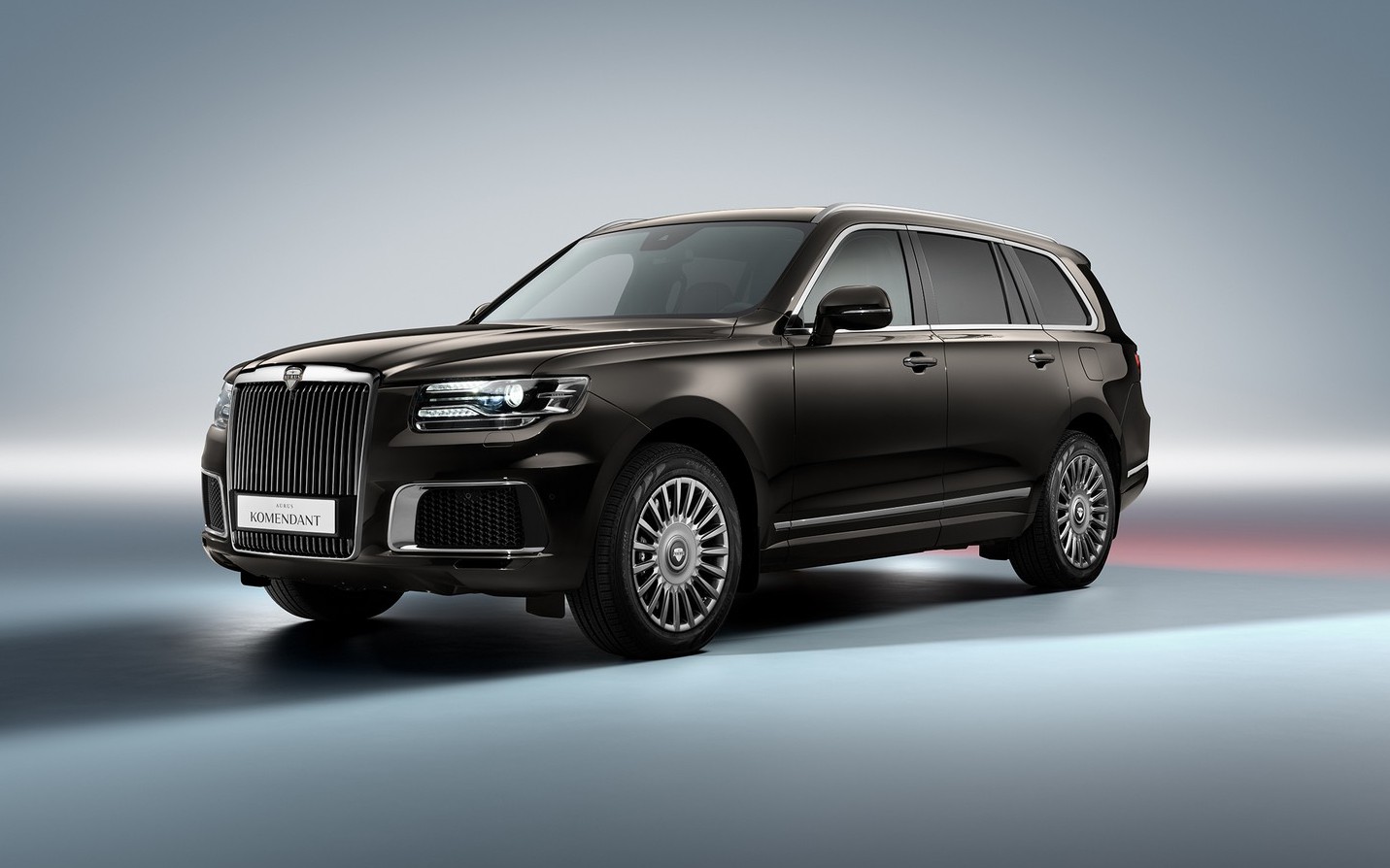 Nga giới thiệu SUV Aurus Komendant siêu sang giá nửa triệu USD