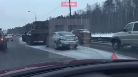 Đường MKAD khu Belaya Dacha tắc nghẽn do 1 chiếc xe bọc thép bị hỏng