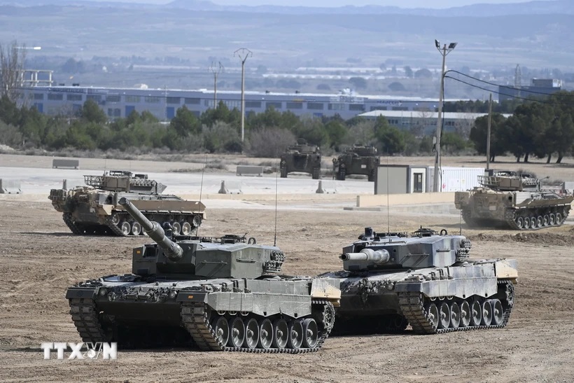 Cộng hòa Séc ký thỏa thuận tiếp nhận 15 xe tăng Leopard 2A4 từ Đức