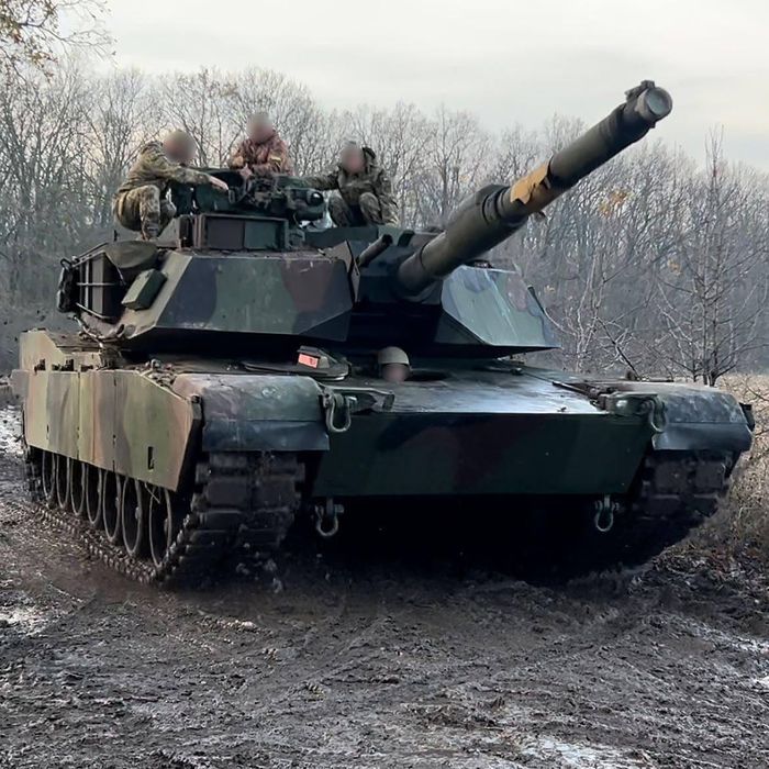 Xe tăng M1A1 Abrams lừng danh của Mỹ xuất hiện gần Kupyansk