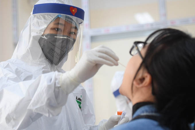 COVID-19 sáng 17/2: 11 tỉnh thành ghi nhận F0 vượt mốc 1.000 ca/ngày