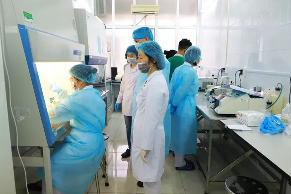 Mua sắm thiết bị chống Covid-19 ở Thái Bình: Hợp đồng ghi xuất xứ Nhật Bản, bàn giao máy Trung Quốc