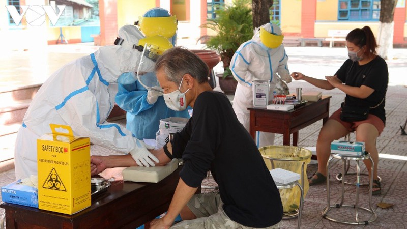 Đà Nẵng xét nghiệm Covid-19 cho hàng nghìn người nước ngoài