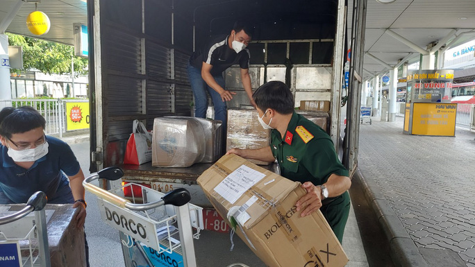 Trung tâm Nhiệt đới Việt - Nga Tăng cường lực lượng hỗ trợ xét nghiệm ở Bình Dương