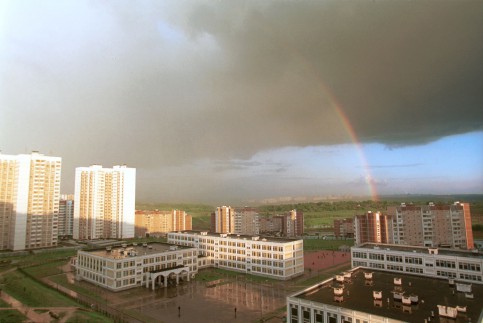 Moskva: Đợt mưa lạnh tháng 6 kéo dài nhất trong 50 năm qua