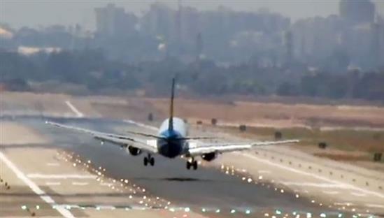 Moskva: Máy bay hạ cánh khẩn cấp vì chim