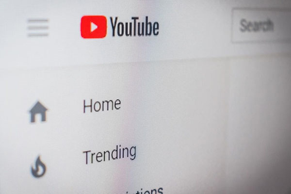 Clip xả súng ở New Zealand bị re-up tràn lan, YouTube đã làm gì?