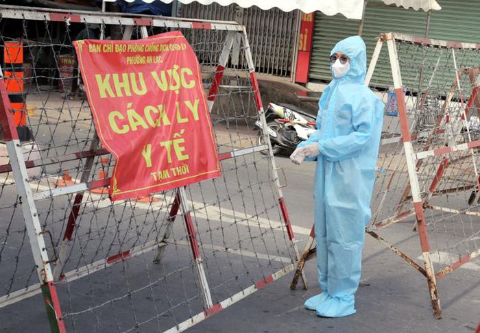 Hình ảnh ngày đầu thực hiện Chỉ thị 16 tại 3 khu phố của quận Bình Tân