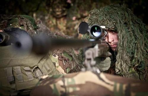 Cú bắn xuyên tường 